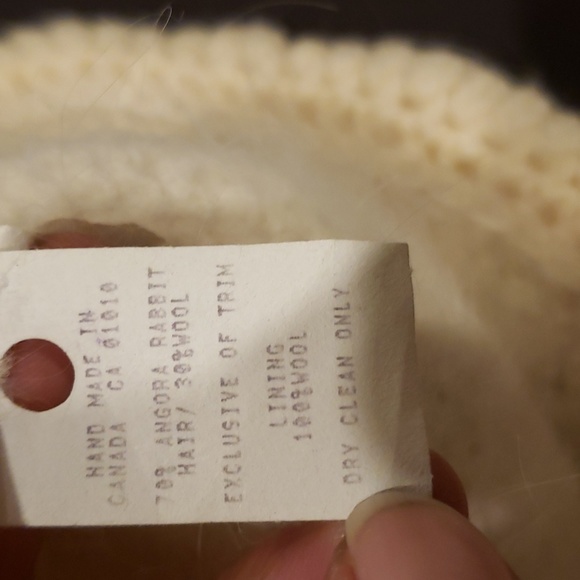 Angora rabbit fur and wool mix hat - Picture 3 of 3